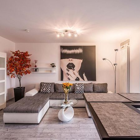 2-Room Penthouse Plaza Residence P1 布加勒斯特 外观 照片